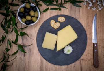 BIO Gurmánský sýr - plnotučný, tvrdý, zrající sýr